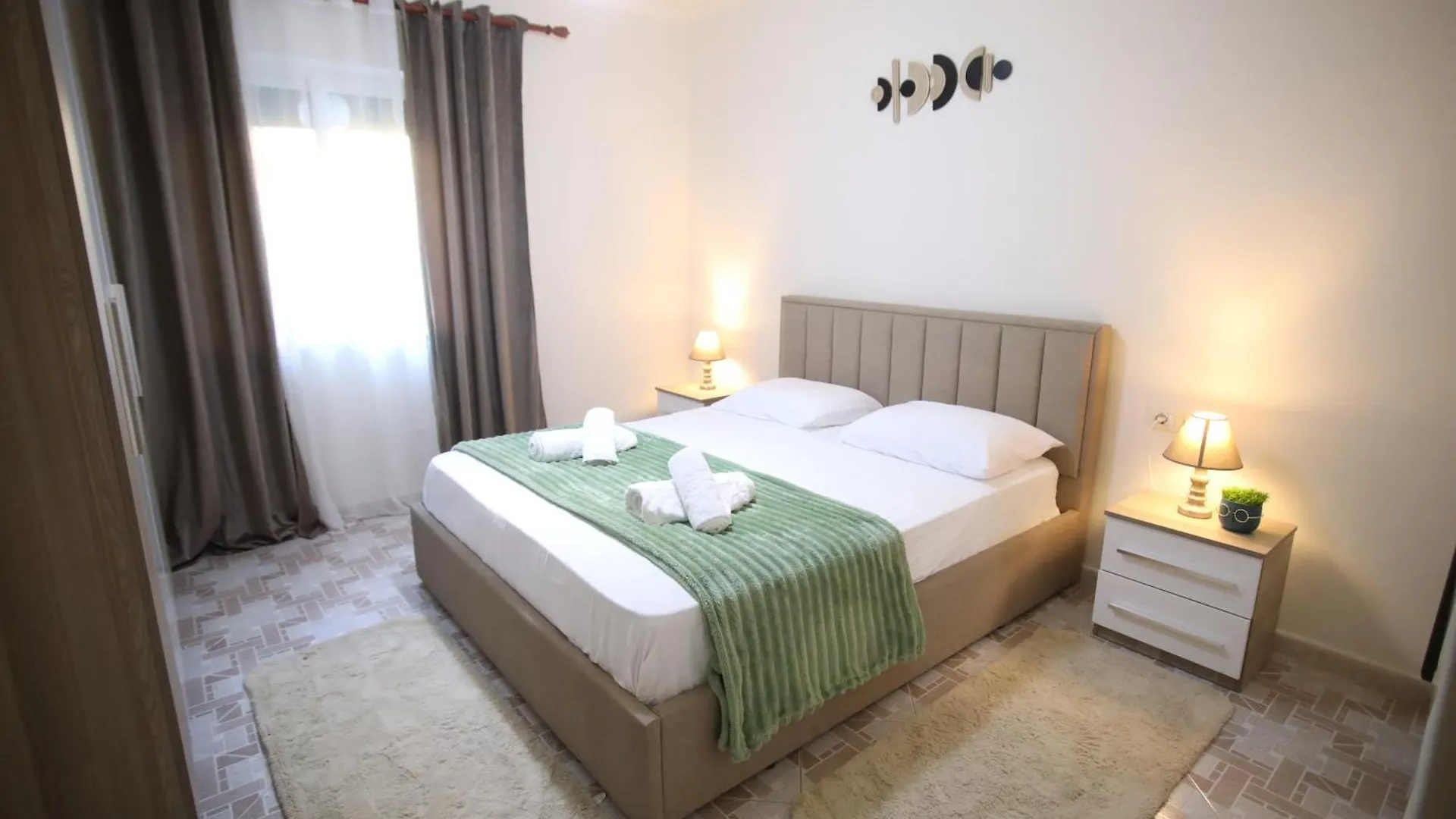 Aria'S Central Apartment Tirana 0*,
